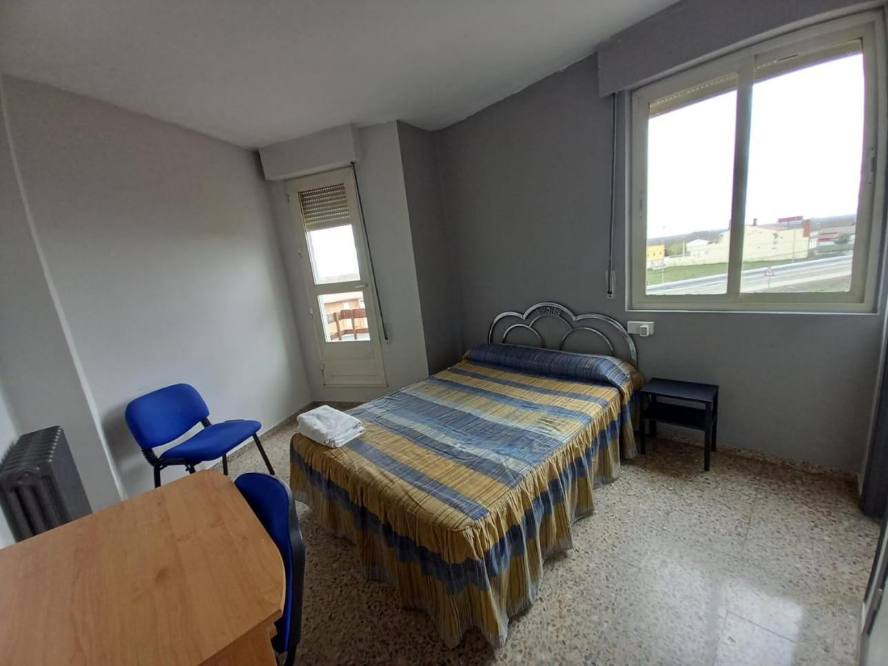 Hostal San Miguel Villalobar Luaran gambar